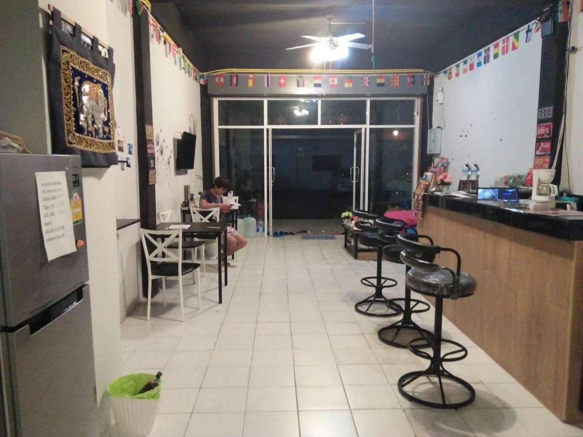 The Galiness International Backpacker Hostel Phuket Patong Екстериор снимка